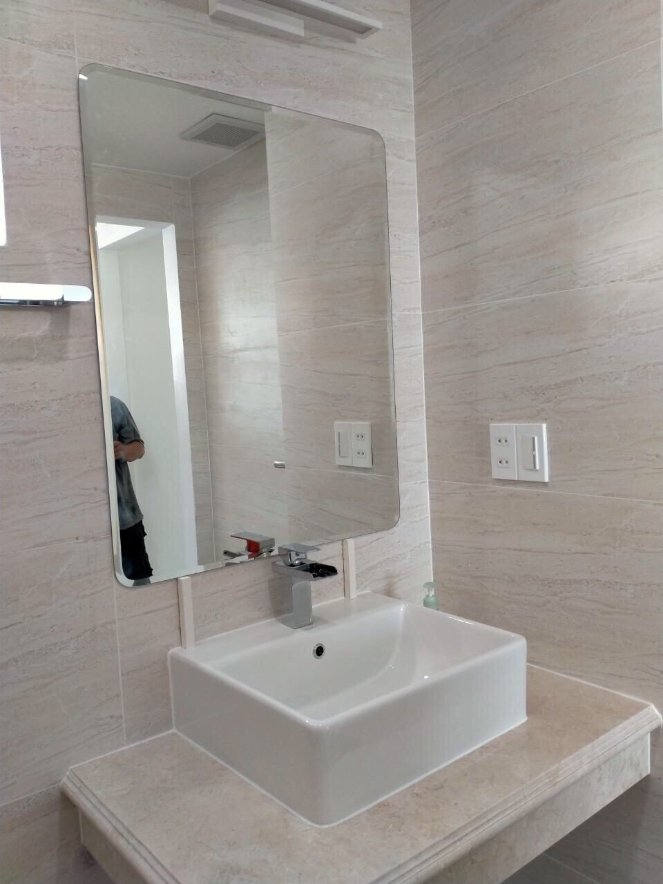 Gương nhà tắm hình chữ nhật mài vát cạnh bo góc